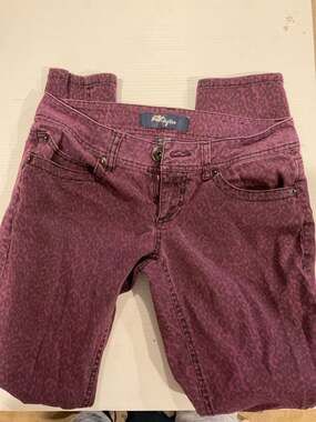 Tyte Juniors Low Rise Purple Leopard Print Skinny Jeans size 5